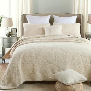 Luxe gewatteerde bedsprei set met quiltpatroon en bijpassende kussenslopen in crèmekleur